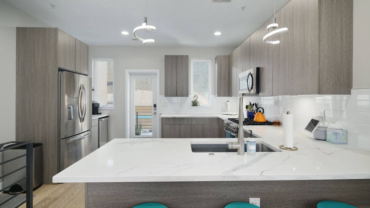 South Philadelphia House | Beautiful Townhome - fully furnished with home gym and hot tub!