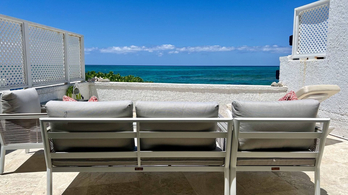 Nassau House | Beautiful townhouse overlooking the ocean in safe private community .