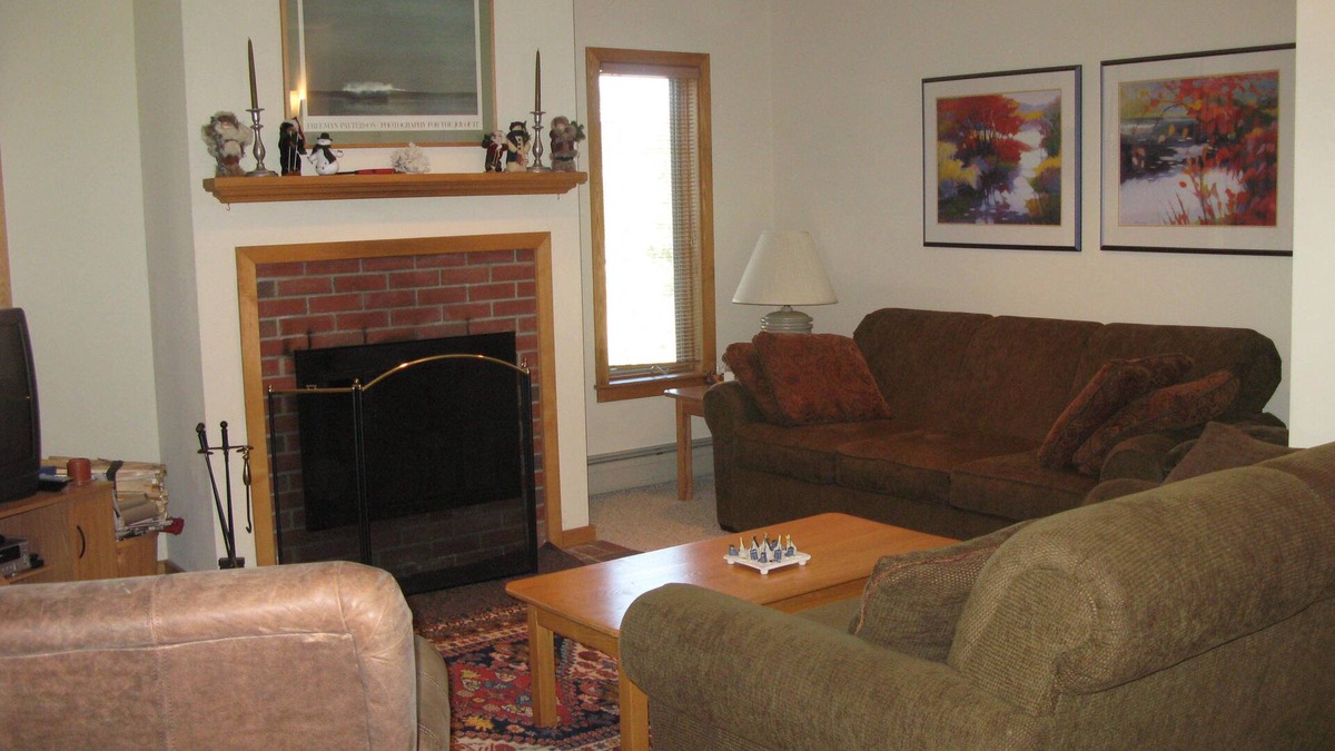 Carrabassett Valley Condo | Beautiful Trailside Condo - Ski In Ski Out - Shared Seasonal or Nightly Rental