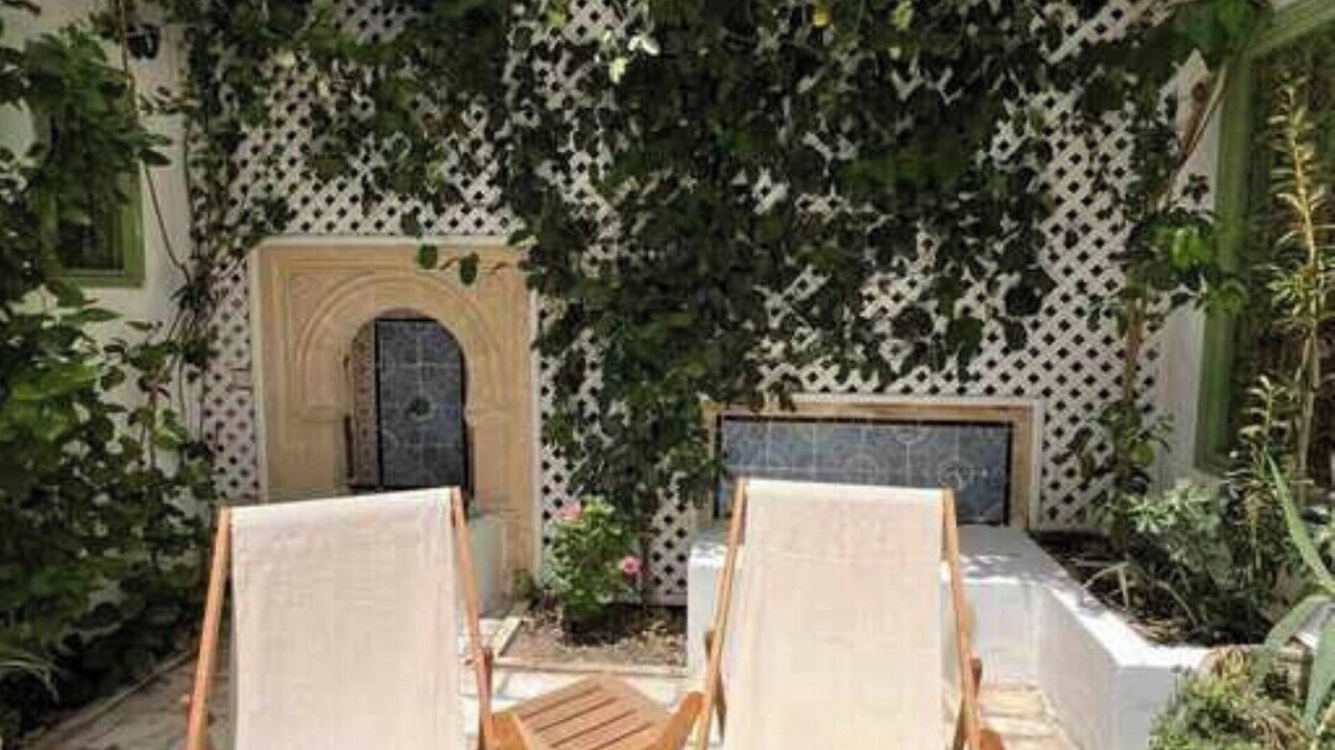 Mahdia Governorate House | Beautiful Traditional House Just across the Sea.
