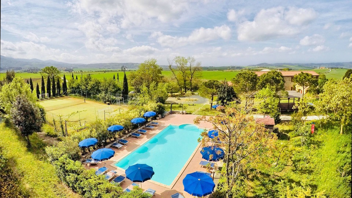 Santa Luce Villa | Beautiful Tuscan Villa surrounded by greenery between sea and hills