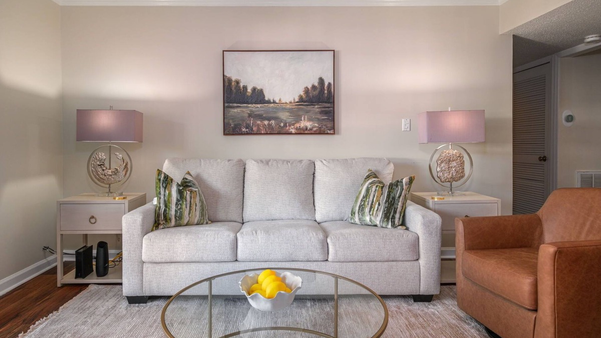 Vestavia Hills Apartment | Beautiful Two Bedroom Home in Homewood, Minutes from Samford, Brookwood Hospital