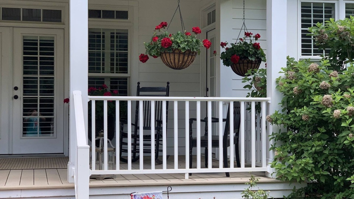 Edgefield House | Beautiful Two Story Home adjacent to Country Club