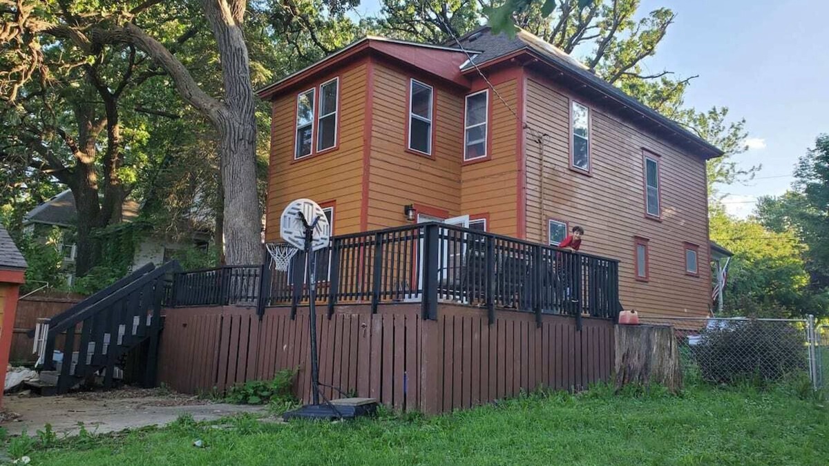 Albert Lea House | Beautiful Two Story Home by Fountain Lake and Mayo Clinic