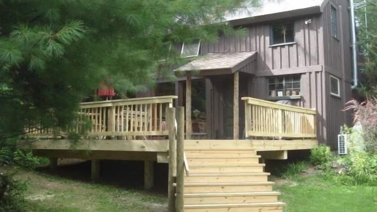 Hillsdale Cottage | Beautiful, Unique Country House w/Large Deck