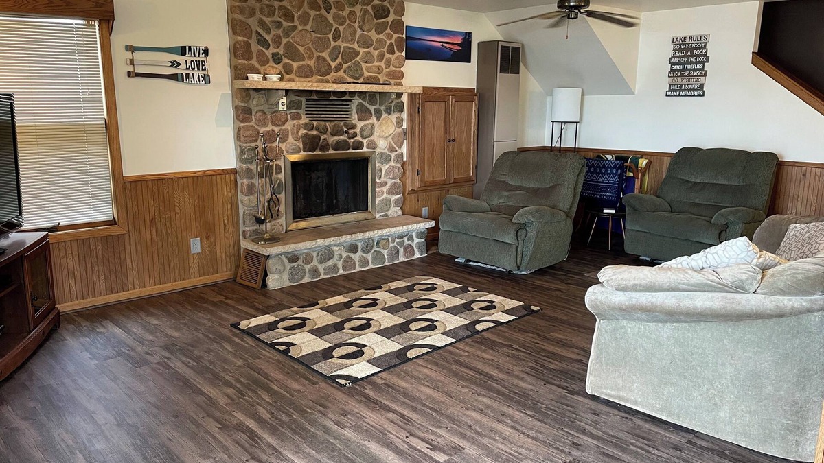 Suring Cottage | Beautiful, updated 4-bedroom cottage on Anderson Lake, with zero depth entry