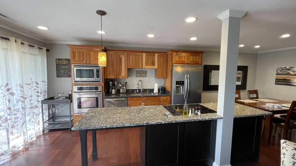 Fontana-on-Geneva Lake Condo | Beautifully modernized Abbey Villa
