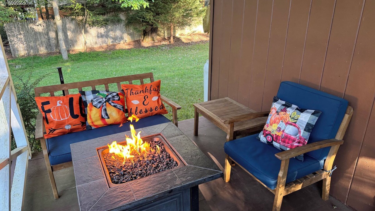 Albrightsville Cabin | Beautiful fall foliage, game room, fire pit, hot tub