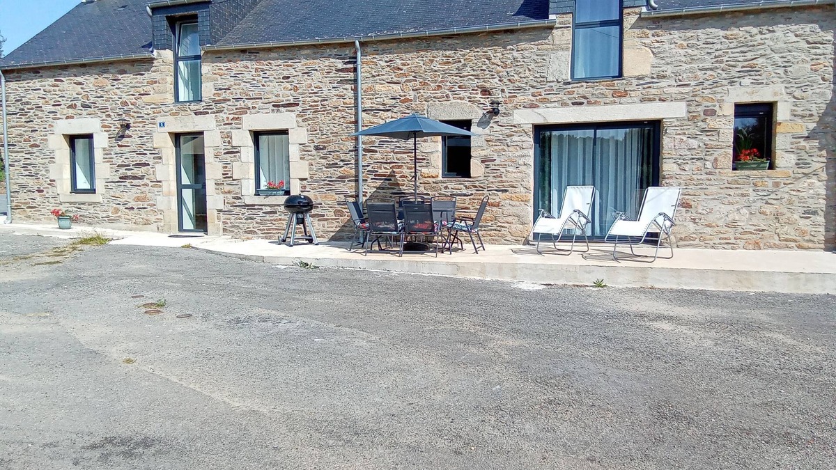 Pluherlin House | Beautiful vacation home 2km from ROCHEFORT EN TERRE