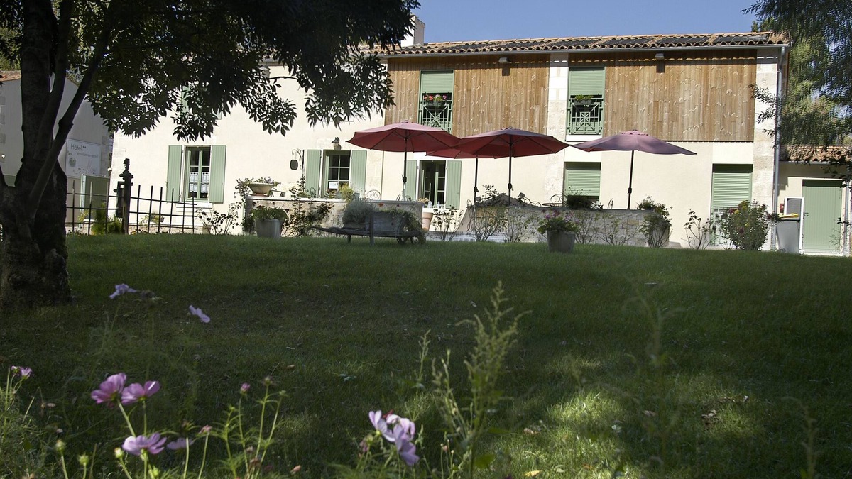 Arcais House | Beautiful vacation home for 10-14 people between La Rochelle and Le Puy du fou