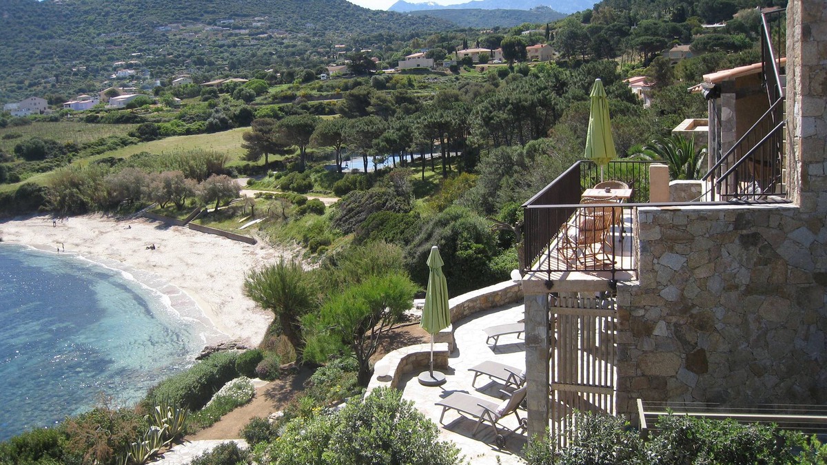 Marine de Davia House | Beautiful vacation home by the sea with direct access to the beach, near Ile Rousse