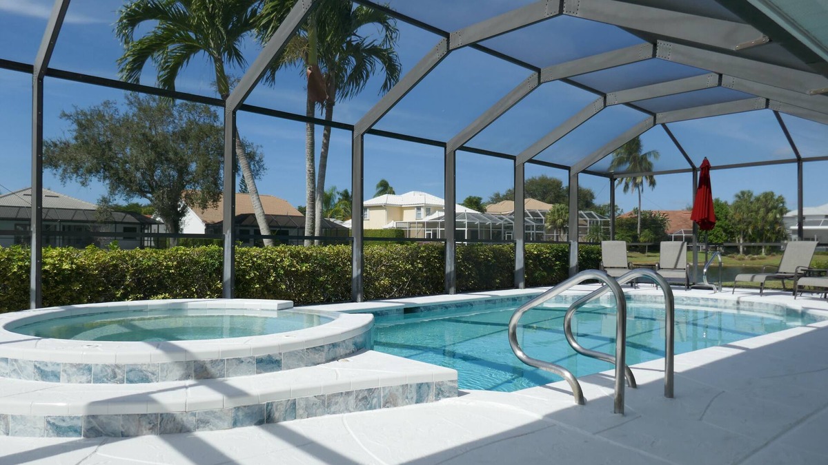 Crown Pointe House | Beautiful Vacation Home with Saltwater Pool and Spa, Lake View and SW Exposure