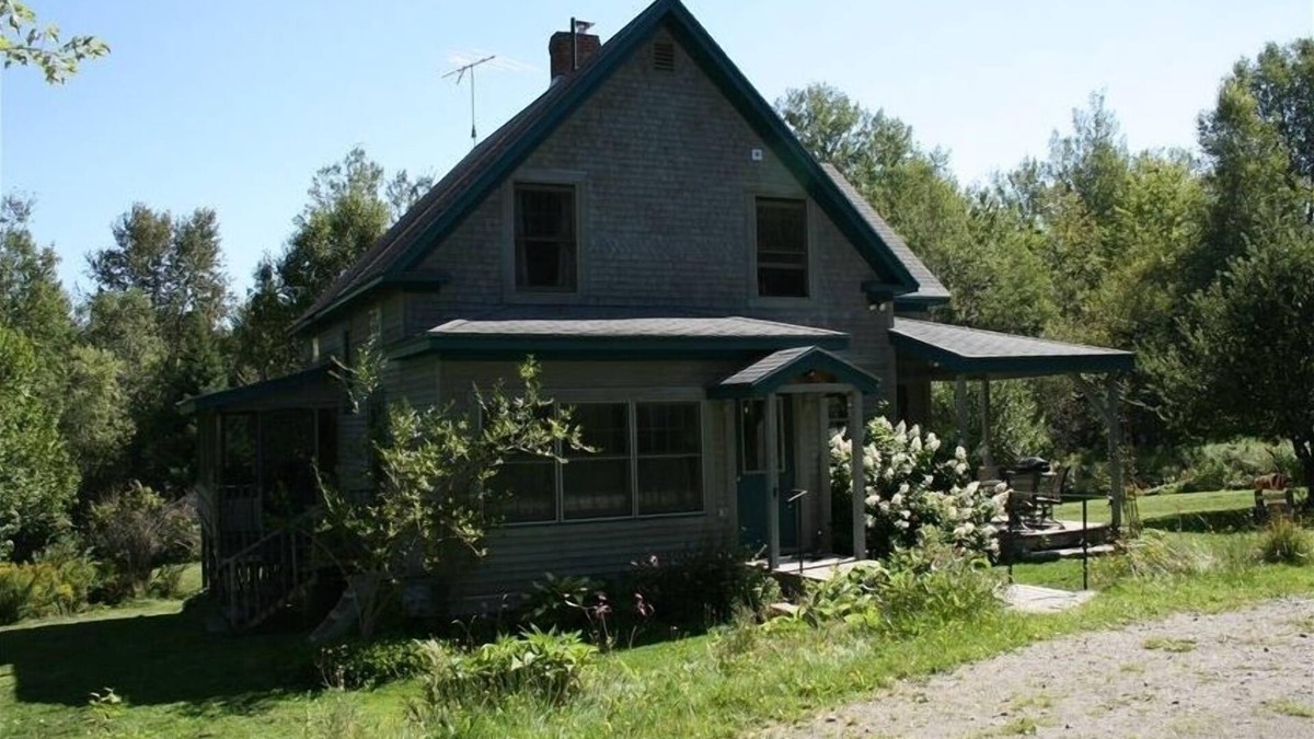 Wolcott House | Beautiful Vermont Mountaintop on 10 Acres- House and Cabin