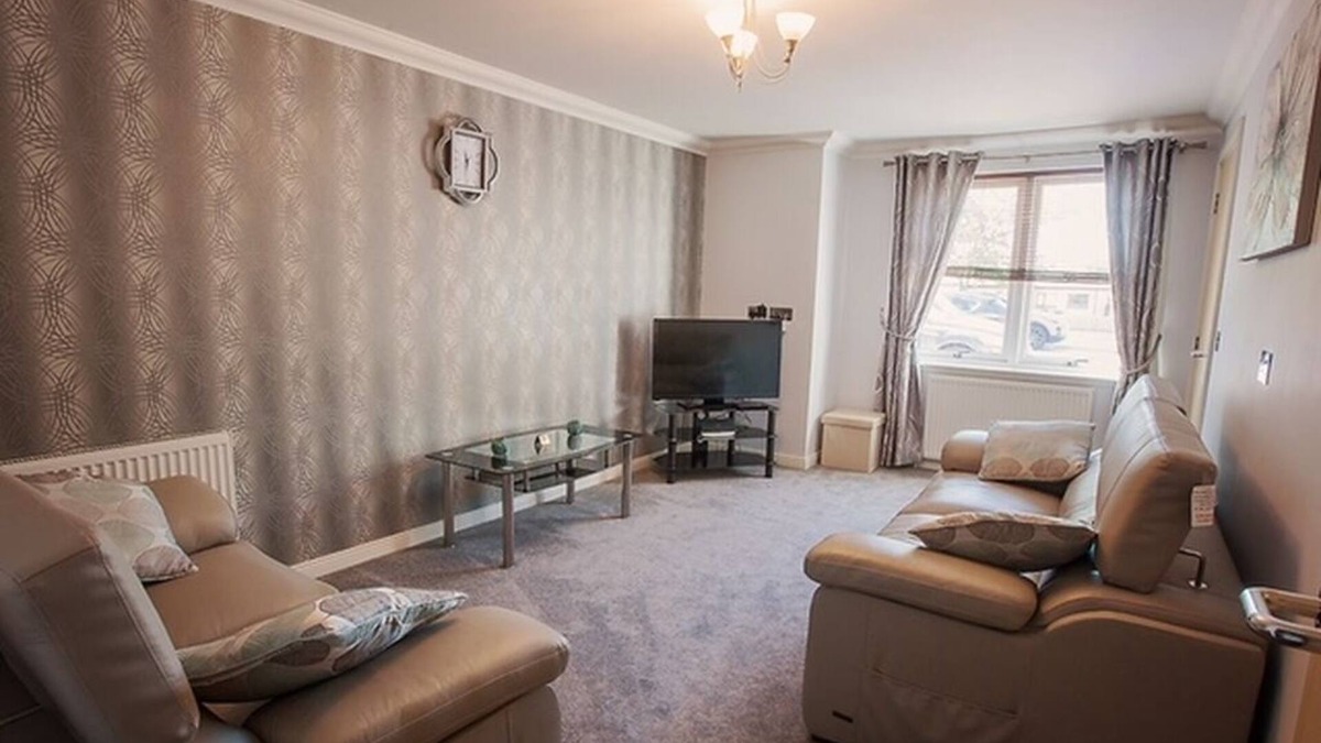 Aberdeen Apartment | Beautiful village apartment with ff WiFi & parking