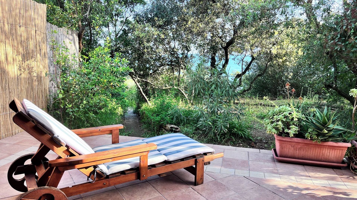 Fondi Villa | Beautiful villa apartment on the beach