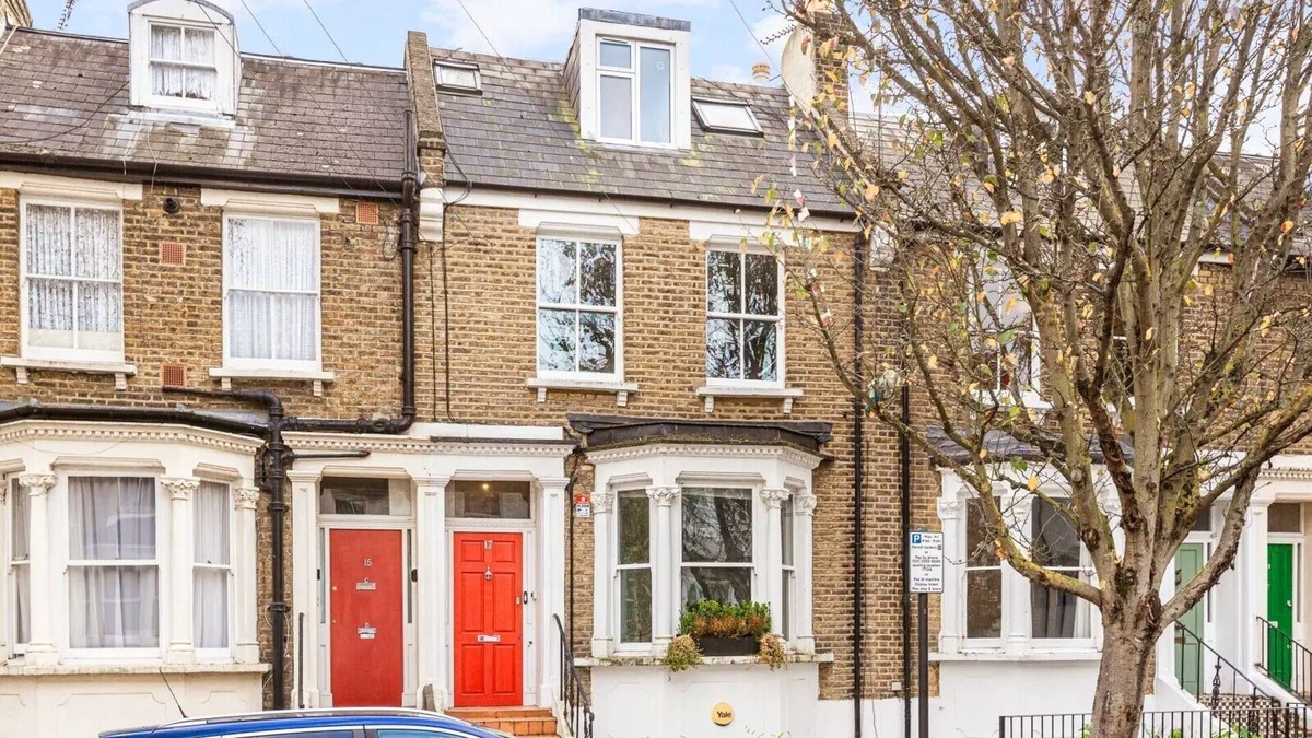 Fulham Broadway House | Beautiful Victorian in West Kensington. 3 Beds, 2.5 bath and a large terrace.