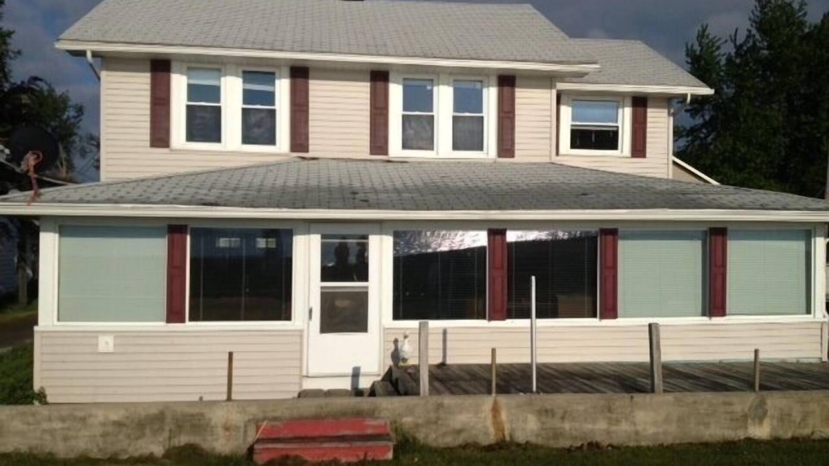Luna Pier House | Beautiful View Of Lake Erie From Every Room Of The House/Sleeps 8