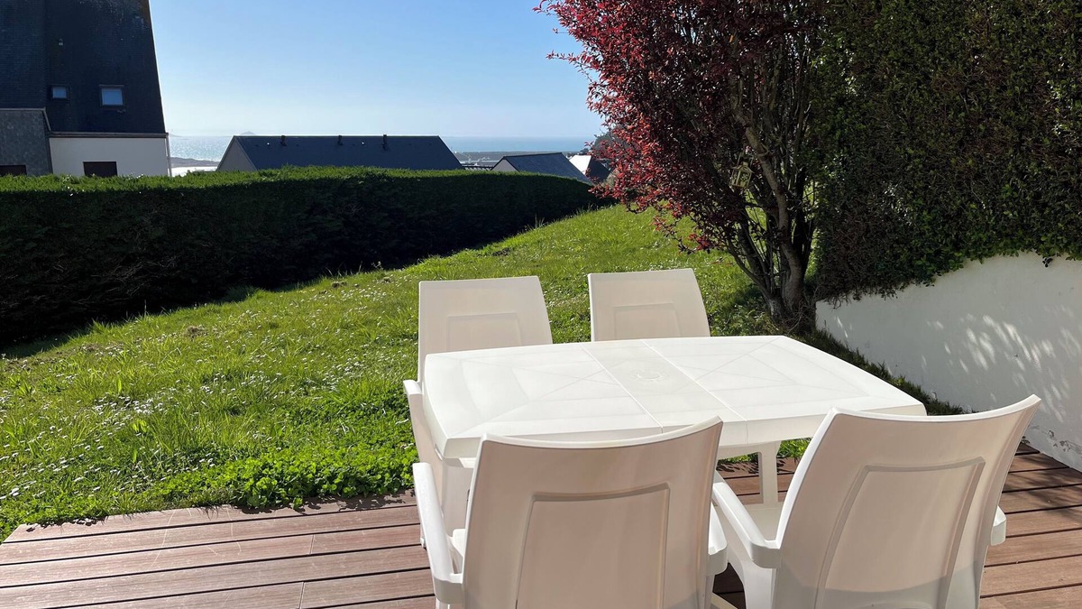 Erquy Apartment | Beautiful view of the port and the Verdelet. Garden level. Wifi