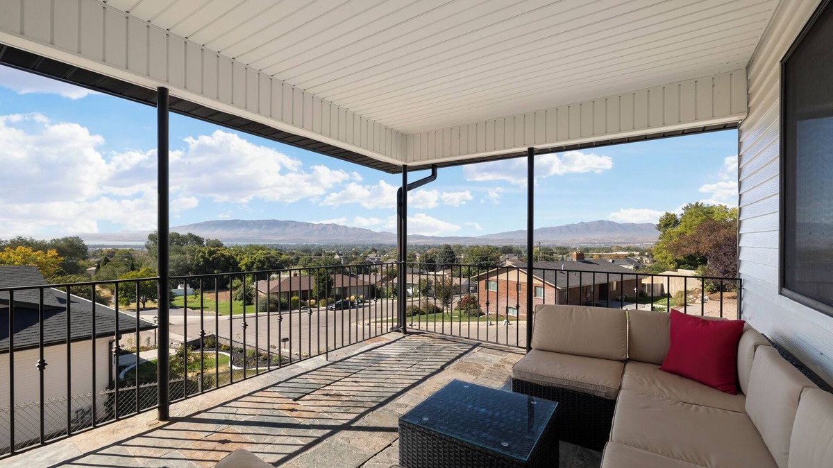 Lehi House | Beautiful View on Balcony Family Retreatnn
