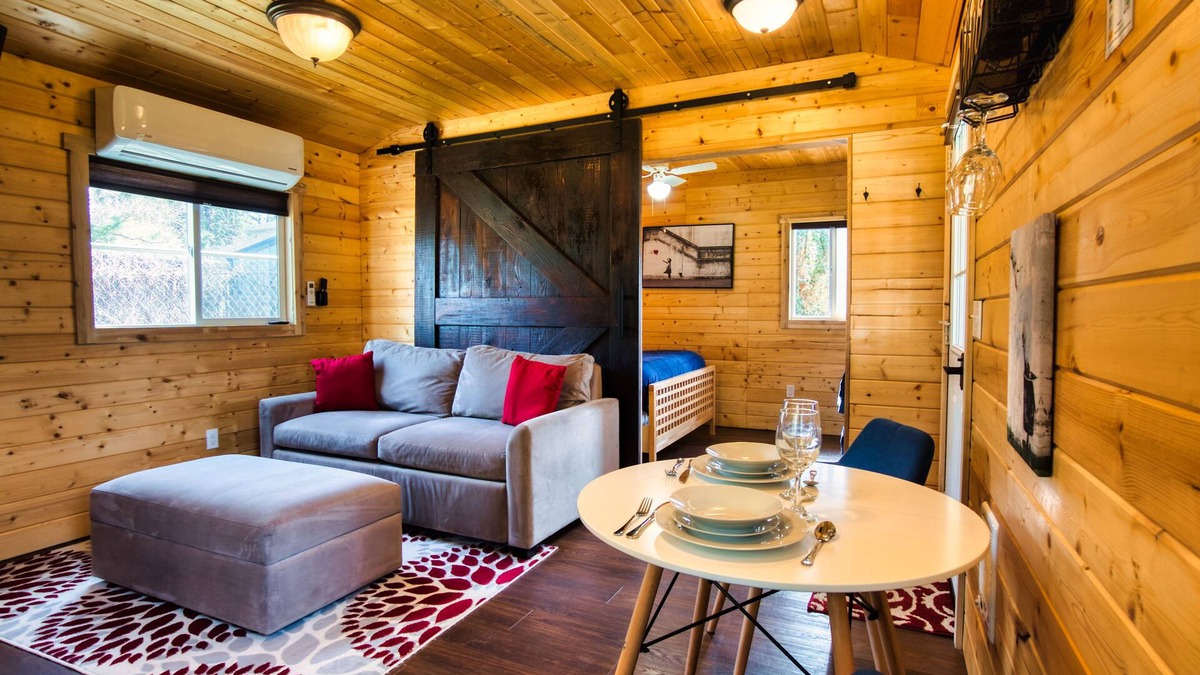 East Central House | Beautiful Views, 2+ Private Parking Spaces, Peace & Quiet, Pet & Family friendly