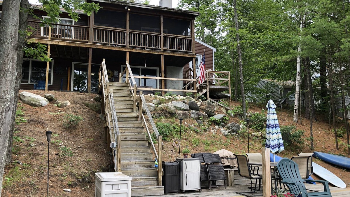 East Wakefield House | BEAUTIFUL VIEWS AND STUNNING SUNSETS AT THIS LAKEFRONT HOME!