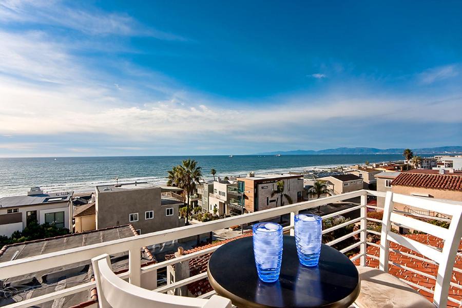 Sand Section House | Beautiful Views - Sand Section of Manhattan Beach 2 Bed/2 Bath