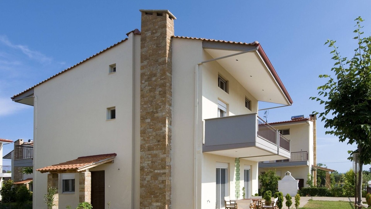 Kalyves Polygyrou Villa | Beautiful villa close to the beach