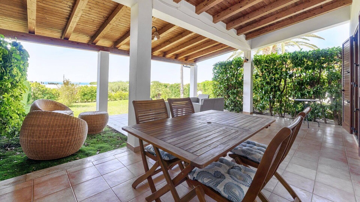 Marina di Ragusa House | Beautiful villa for 4 people with A/C, WIFI, TV, patio, panoramic view and parking