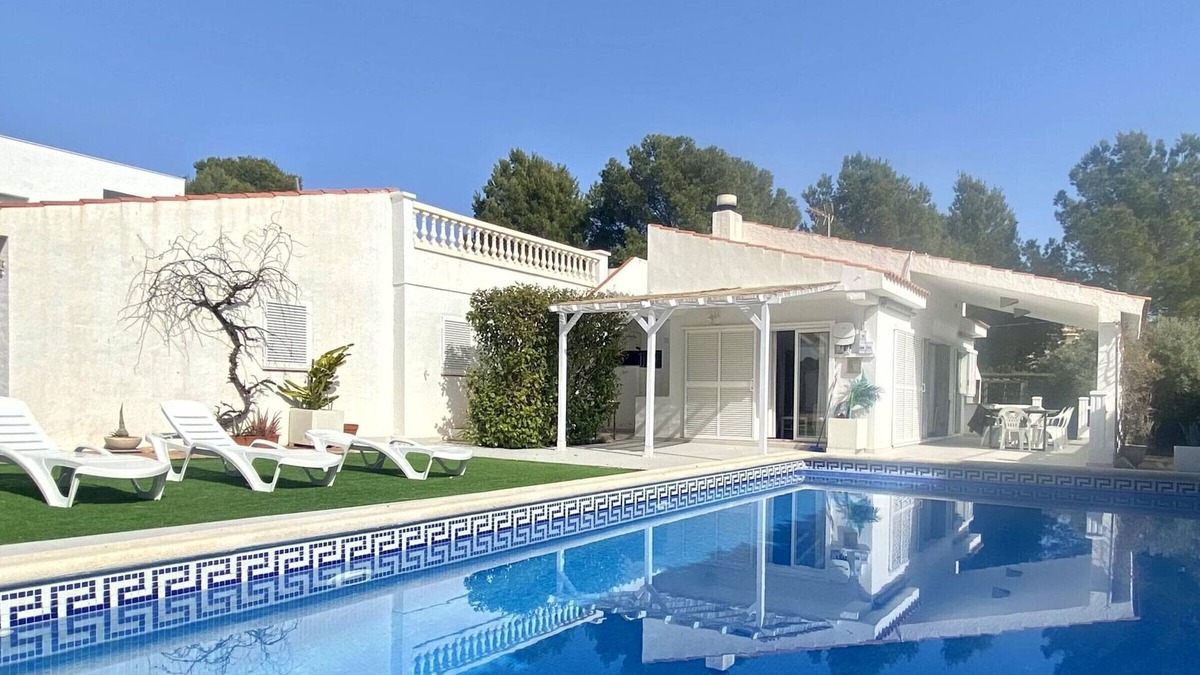 L Almadrava House | Beautiful Villa with Pool, Near Beach and Marina, Sleeps 7