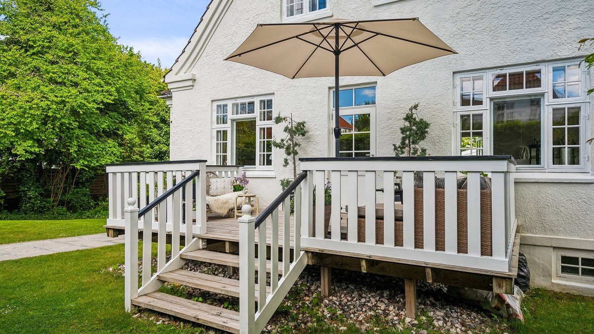 Taastrup Villa | Beautiful Villa, 150 m2 activity hall with tabletennis etc. outdoor 6 pers. spa
