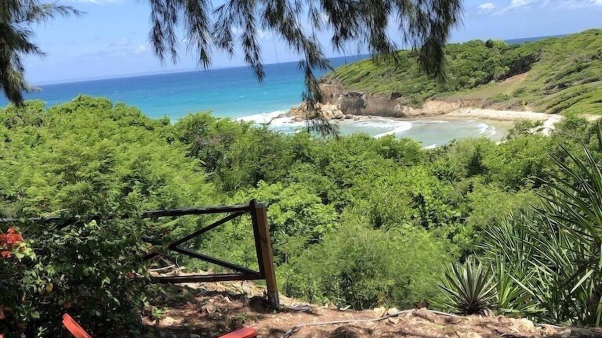 Riviera du Levant Villa | Beautiful Villa, access to the beach and exceptional view , 71 reviews *