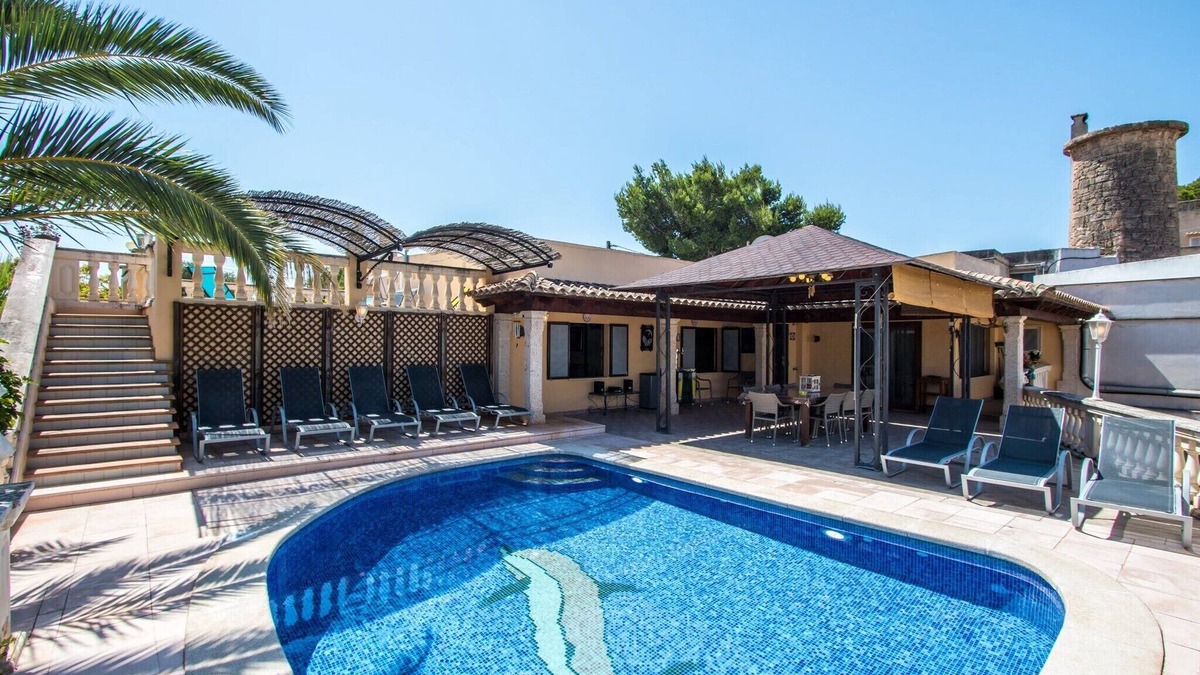 Playa de Palma Apartment | Beautiful villa at the heart of Playa de Palma