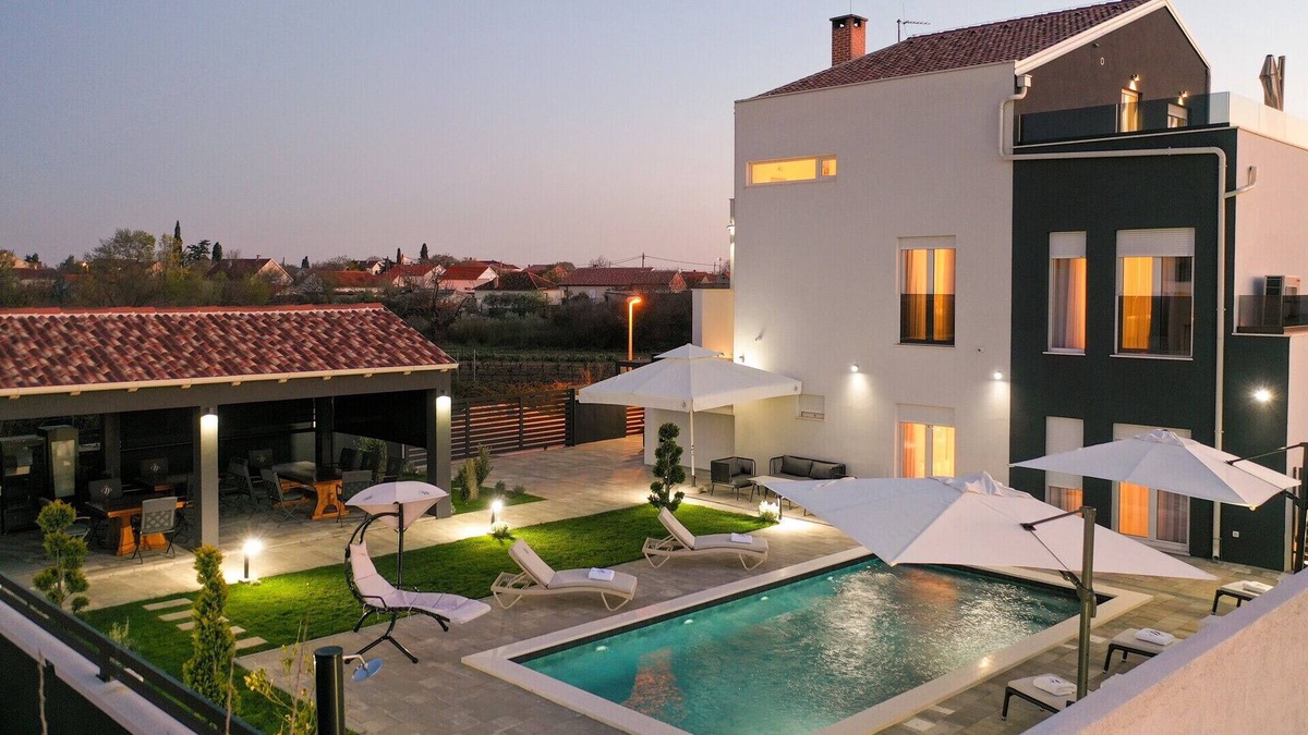 Zemunik Donji Villa | Beautiful Villa D-Palace