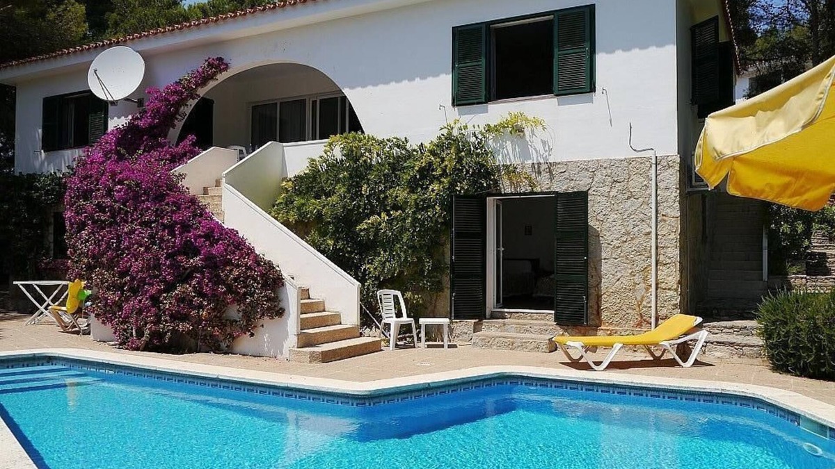 Sant Tomas Villa | Beautiful Villa, private pool, 5 min walk to beach/local amenities, 4 bathrooms