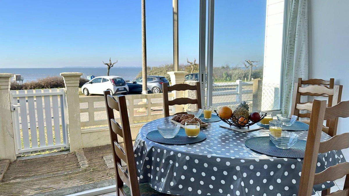 Tharon-Plage House | Beautiful villa for 6 guests with WIFI, TV and pets allowed