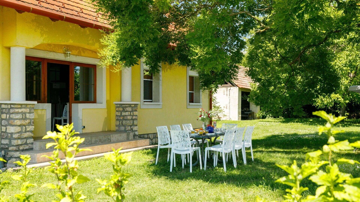 Balatonudvari House | Beautiful villa for 8 guests with WIFI, A/C, TV and parking
