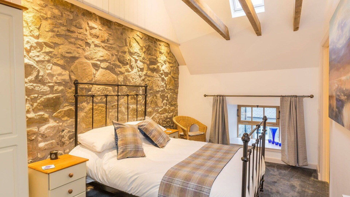 Balerno House | Beautiful villa for 4 people with TV and parking