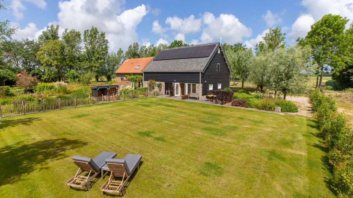 Grijpskerke House | Beautiful villa for 4 guests with WIFI, TV, terrace, panoramic view and parking