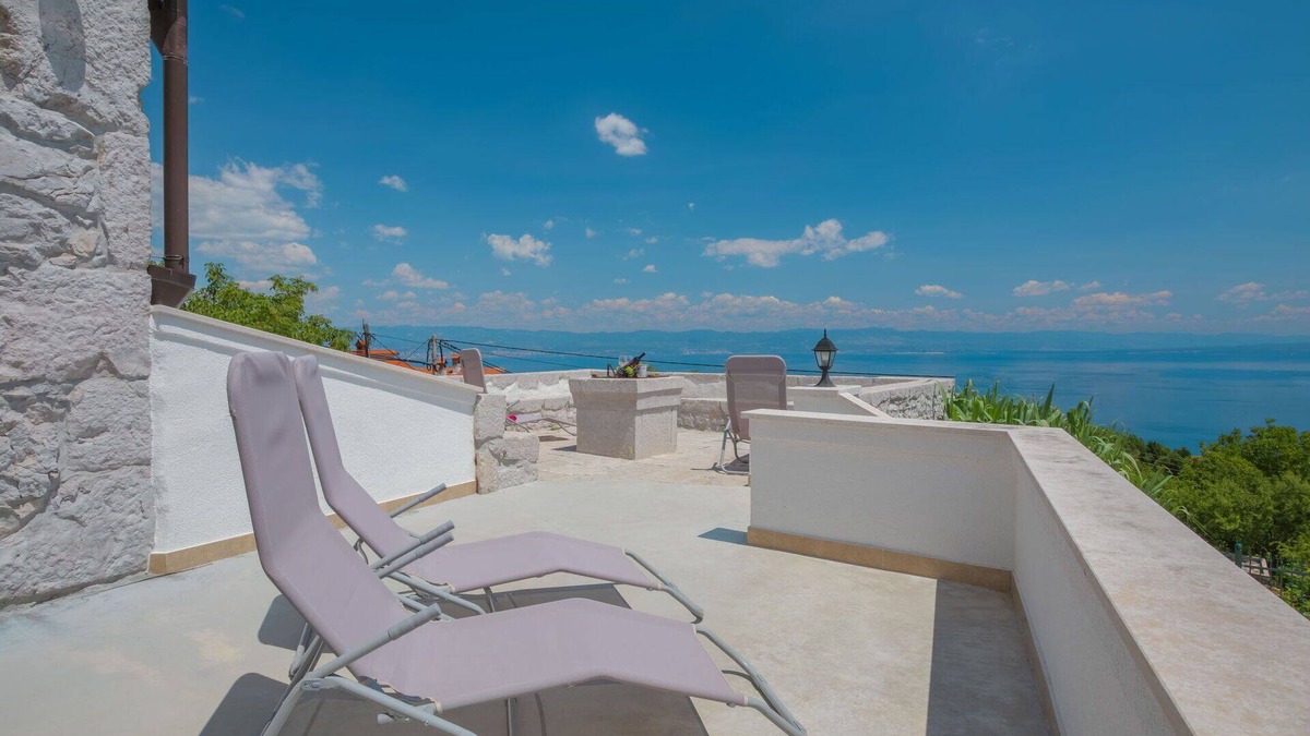 Sveta Jelena House | Beautiful villa for 6 guests with WIFI, A/C, TV, terrace, pets allowed and parking