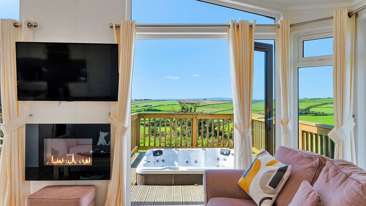 Saint John House | Beautiful villa for 6 people with pool, WIFI, hot tub, terrace and pets allowed