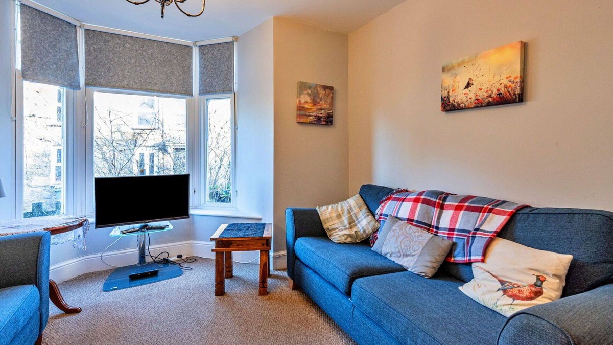 Trefor House | Beautiful villa for 6 guests with WIFI, terrace and pets allowed