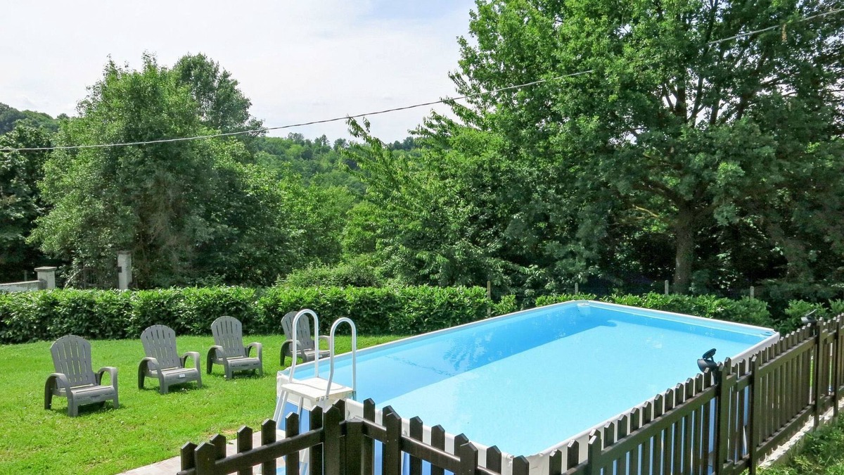 Asti House | Beautiful villa for 7 people with WIFI, private pool, TV, terrace, pets allowed and parking