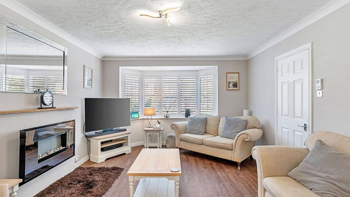 Upper Dicker House | Beautiful villa for 8 people with WIFI, pets allowed and parking