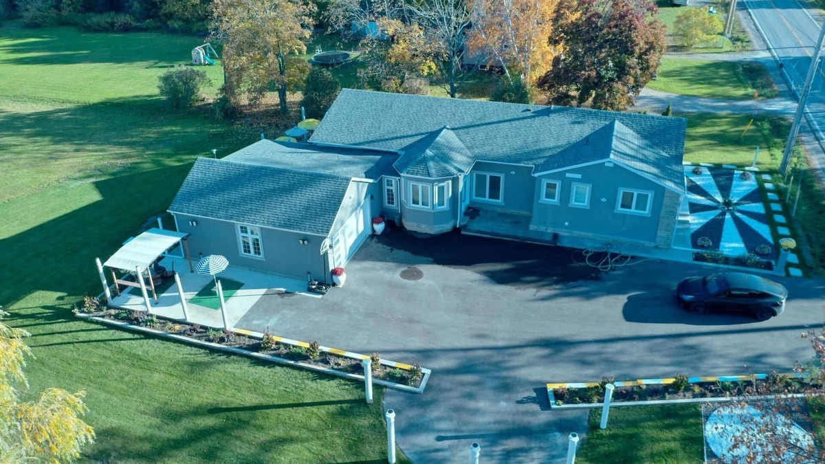 Courtice House | Beautiful villa for big family