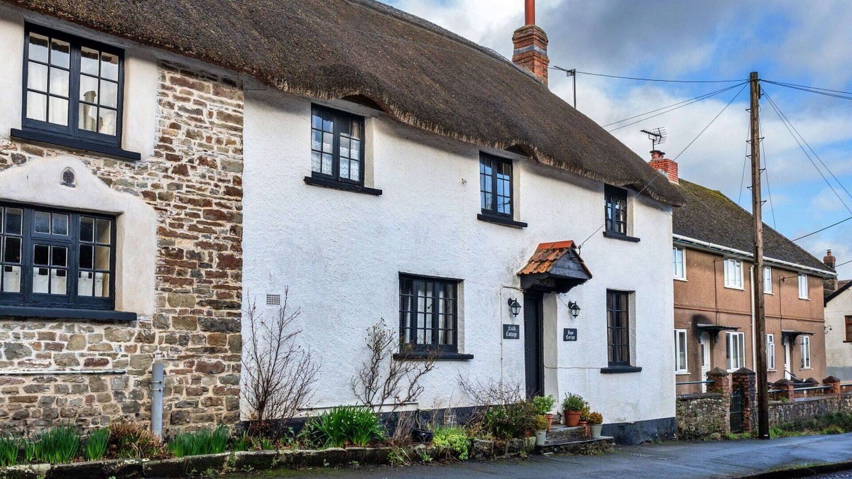 Chittlehampton House | Beautiful villa for 5 people with WIFI, pets allowed and parking