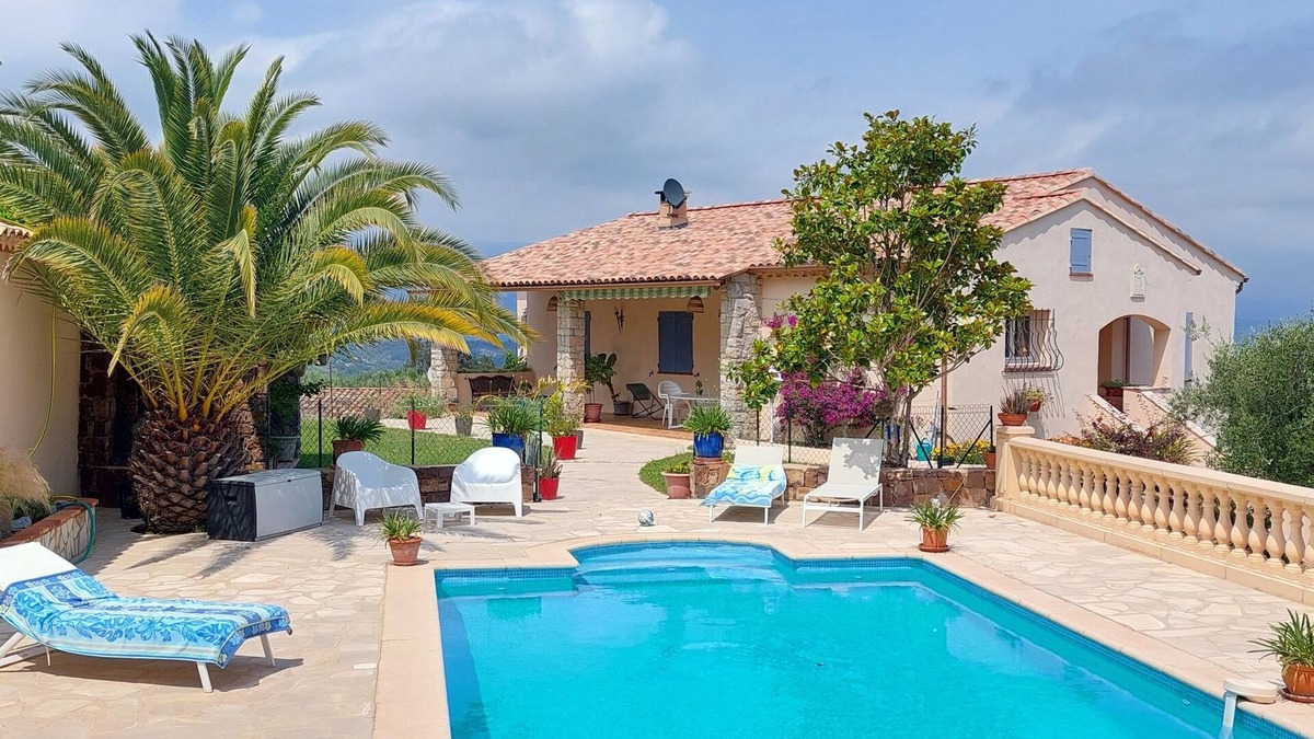Tanneron House | Beautiful villa for rent in a green setting