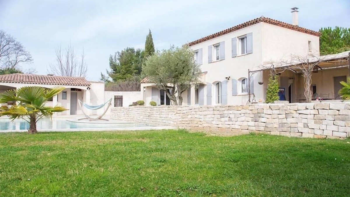 Aix-en-Provence Villa | Beautiful villa, swimming pool and pool house 10 minutes from downtown Aix en Provence
