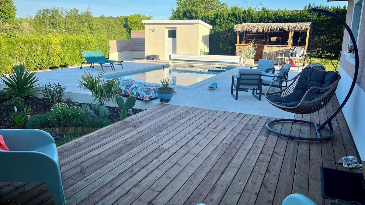 La Sauve Villa | Beautiful villa (garden + pool + pétanque + bar)
