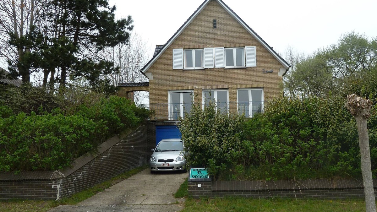 Oostduinkerke-Bad Villa | Beautiful villa in a quiet environment close to the beach