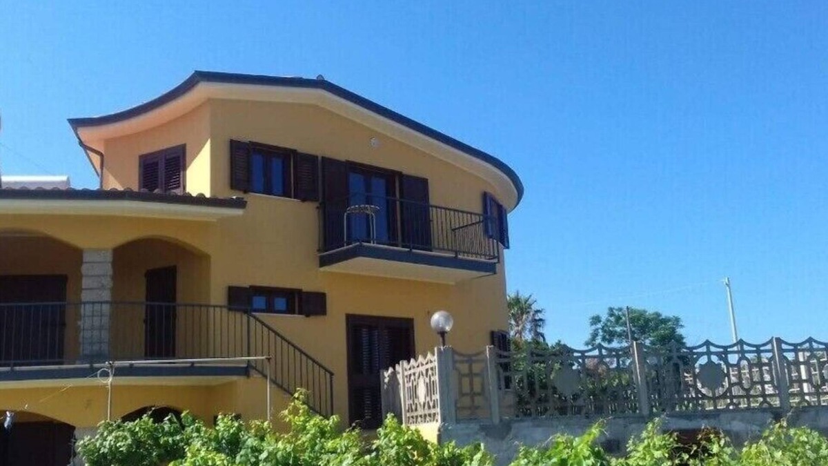 Magomadas Apartment | Beautiful Villa in the Middle Vineyard #2